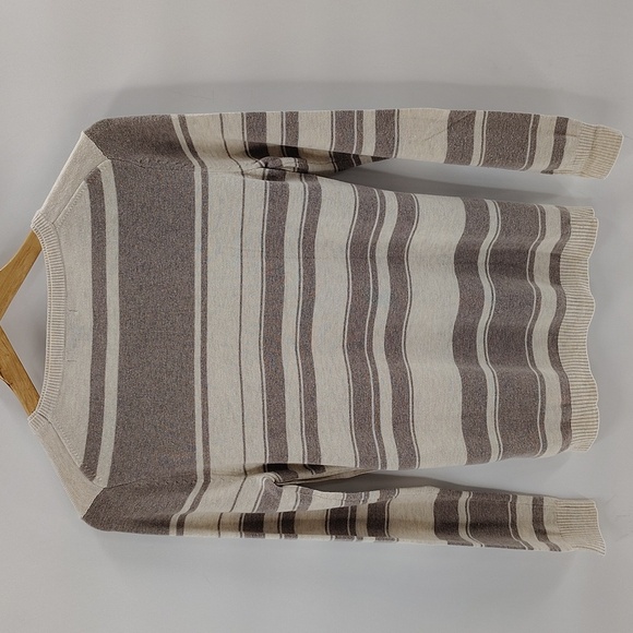 Banana Republic Factory Beige Cream Sweater Size Small Button Side Detail - Picture 8 of 8